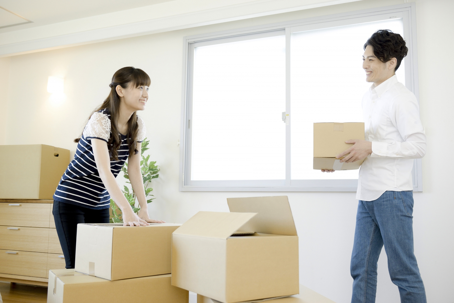二人での引越しにかかる費用相場はいくら？費用を抑える方法も紹介