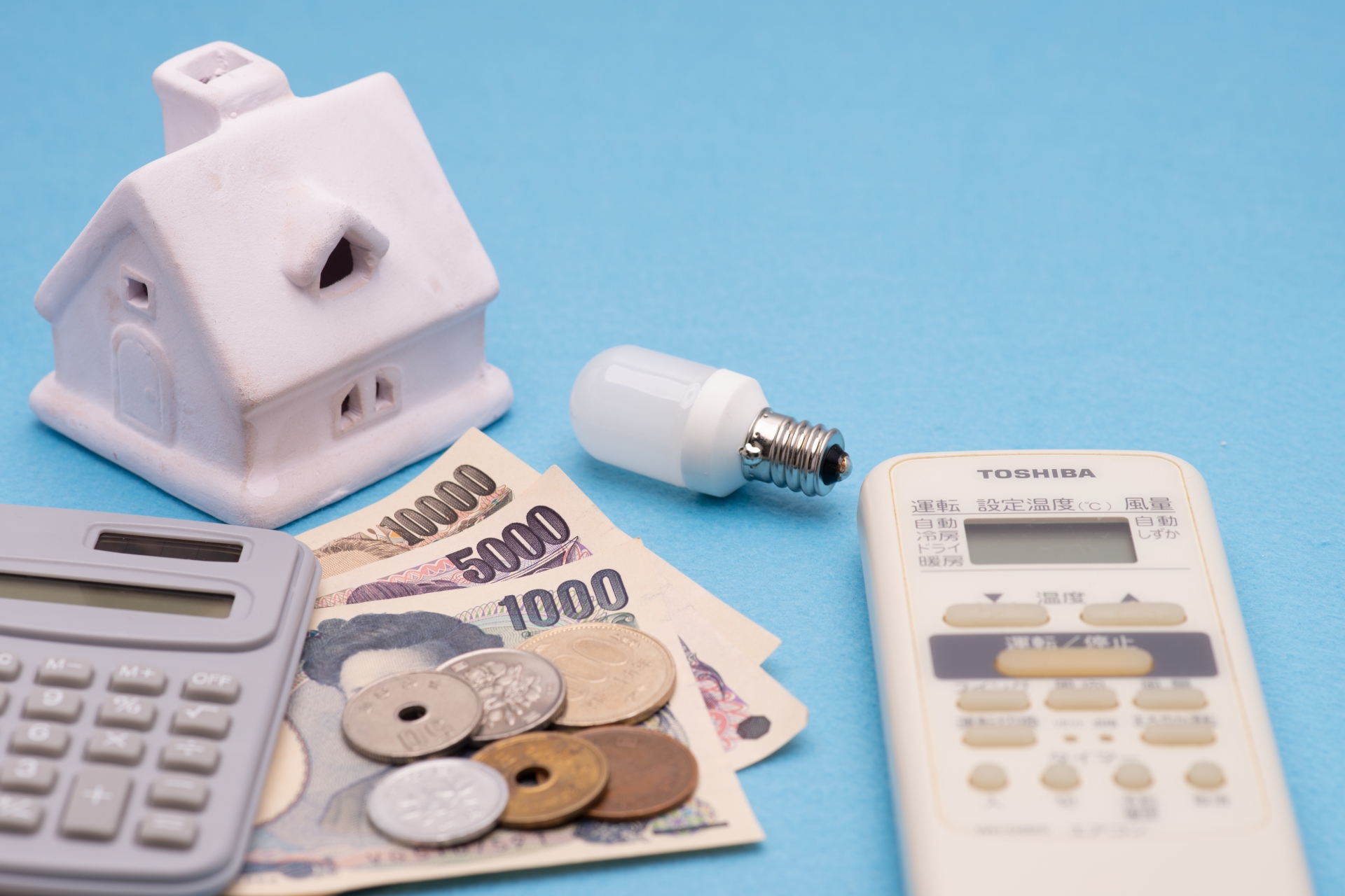 電気代3万円はおかしい？電気代が高くなる原因や効果的な節約術