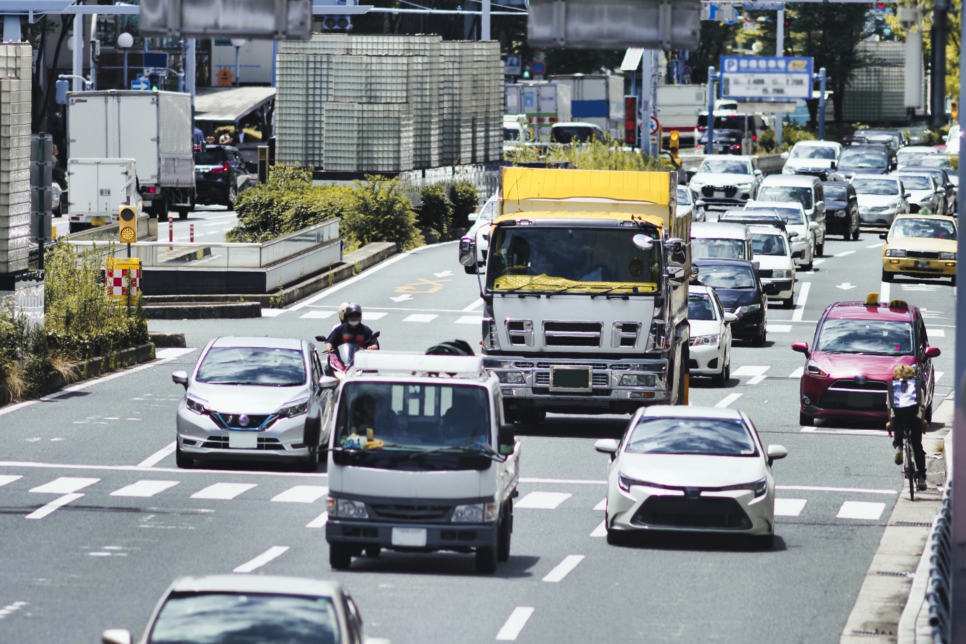 排気ガスがもたらす環境への影響は？主な成分や削減のポイントも解説